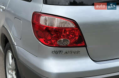 Позашляховик / Кросовер Mitsubishi Outlander 2006 в 