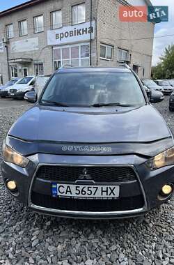 Внедорожник / Кроссовер Mitsubishi Outlander 2009 в 