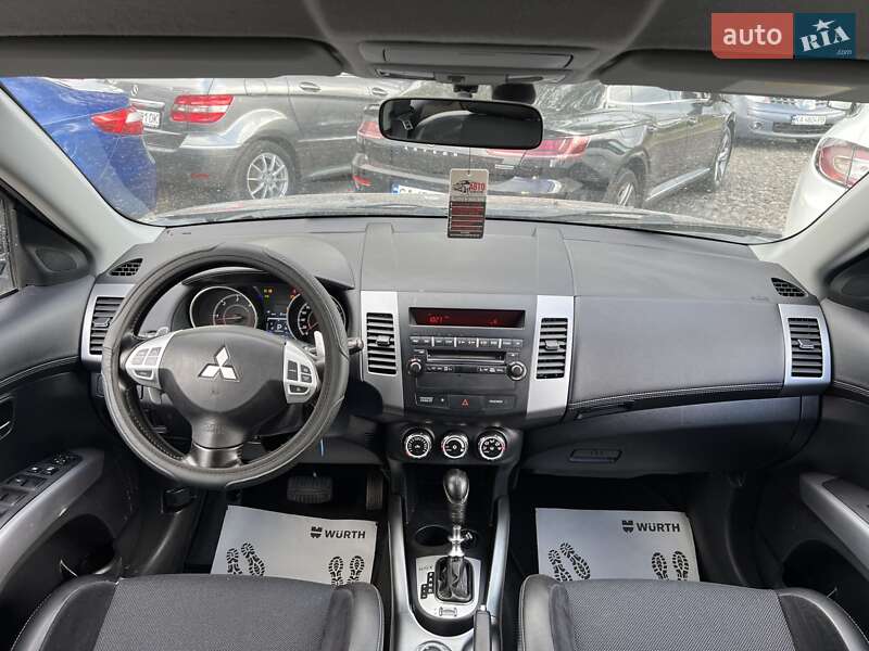 Внедорожник / Кроссовер Mitsubishi Outlander 2009 в Смеле