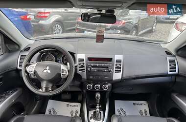 Внедорожник / Кроссовер Mitsubishi Outlander 2009 в 