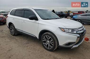 Внедорожник / Кроссовер Mitsubishi Outlander 2018 в 