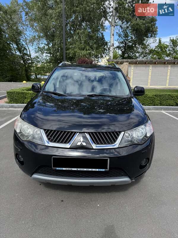 Позашляховик / Кросовер Mitsubishi Outlander 2009 в Києві