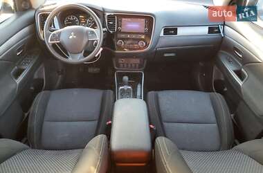 Внедорожник / Кроссовер Mitsubishi Outlander 2018 в 