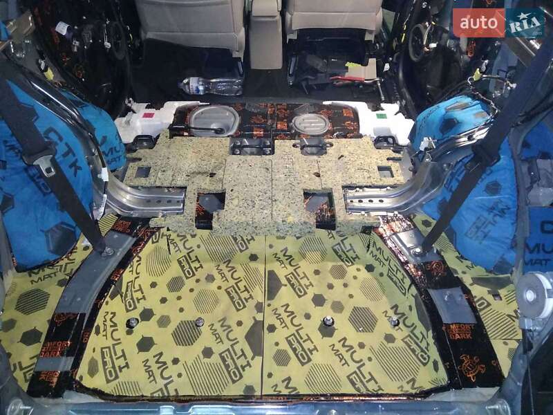 Внедорожник / Кроссовер Mitsubishi Outlander 2011 в Львове