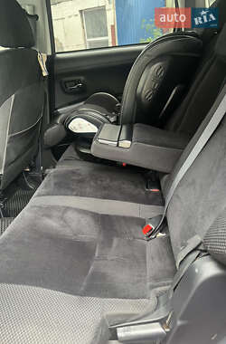 Внедорожник / Кроссовер Mitsubishi Outlander 2011 в 