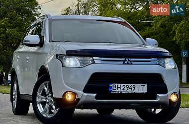 Внедорожник / Кроссовер Mitsubishi Outlander 2014 в Одессе