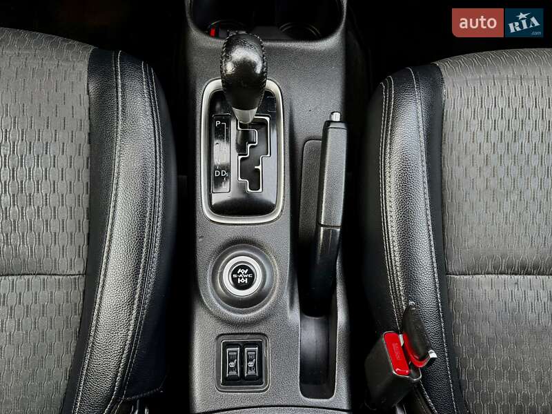 Позашляховик / Кросовер Mitsubishi Outlander 2015 в Одесі