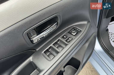 Внедорожник / Кроссовер Mitsubishi Outlander 2014 в 