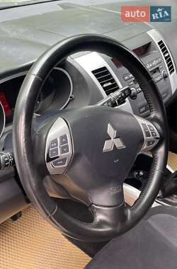 Внедорожник / Кроссовер Mitsubishi Outlander 2007 в 