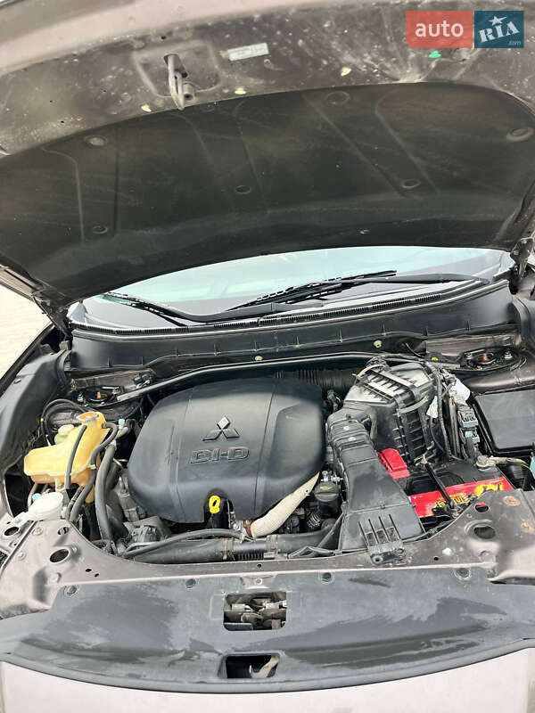 Позашляховик / Кросовер Mitsubishi Outlander 2011 в Тернополі фото 7 Позашляховик / Кросовер Mitsubishi Outlander 2011 в Тернополі
