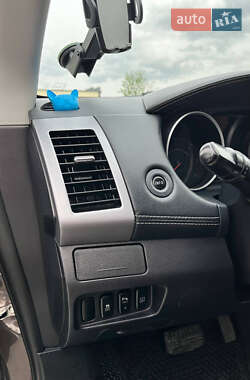 Позашляховик / Кросовер Mitsubishi Outlander 2011 в 