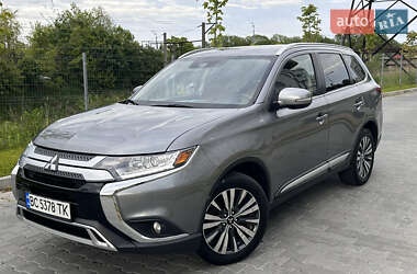 Внедорожник / Кроссовер Mitsubishi Outlander 2020 в Львове