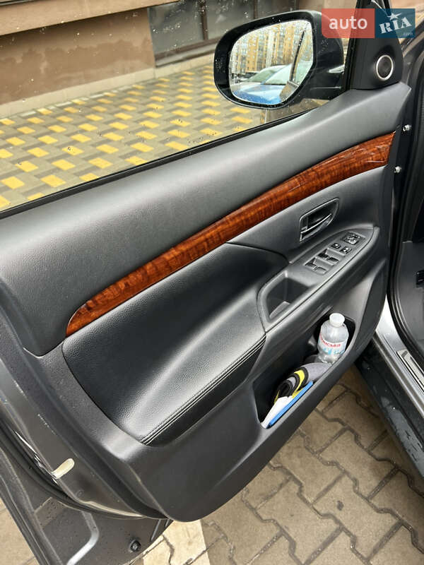 Позашляховик / Кросовер Mitsubishi Outlander 2013 в Києві фото 9 Позашляховик / Кросовер Mitsubishi Outlander 2013 в Києві