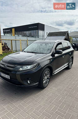 Внедорожник / Кроссовер Mitsubishi Outlander 2015 в Полтаве