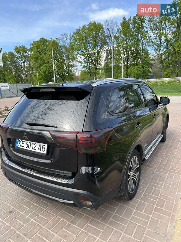 Позашляховик / Кросовер Mitsubishi Outlander 2015 в Полтаві