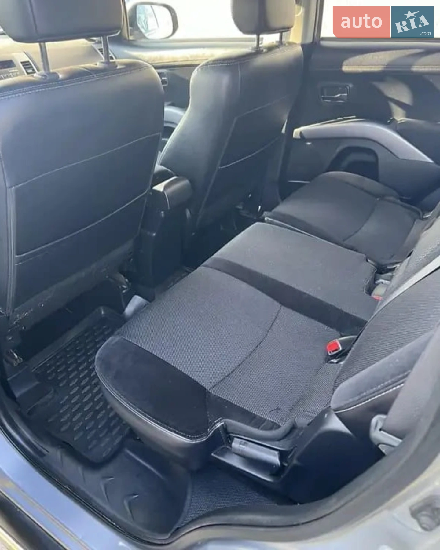 2011 Mitsubishi Outlander - мініатюра 19
