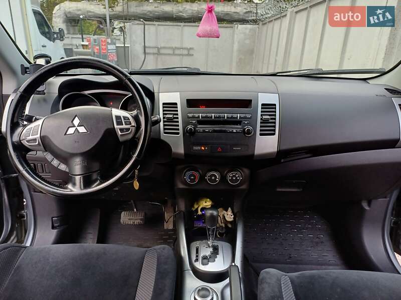 Позашляховик / Кросовер Mitsubishi Outlander 2010 в Житомирі