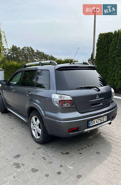Внедорожник / Кроссовер Mitsubishi Outlander 2006 в 