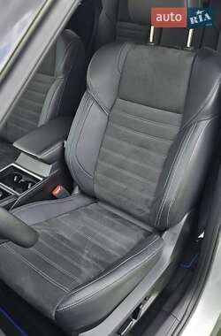 Внедорожник / Кроссовер Mitsubishi Outlander 2023 в 