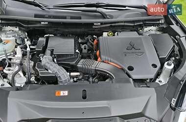 Внедорожник / Кроссовер Mitsubishi Outlander 2023 в 