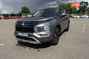 Внедорожник / Кроссовер Mitsubishi Outlander 2023 в Харькове