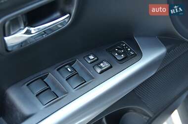 Позашляховик / Кросовер Mitsubishi Outlander 2011 в 