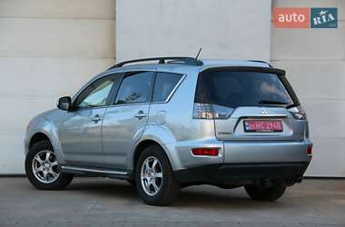 Позашляховик / Кросовер Mitsubishi Outlander 2011 в 
