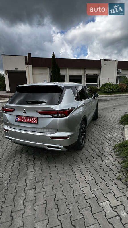 Позашляховик / Кросовер Mitsubishi Outlander 2021 в Дніпрі
