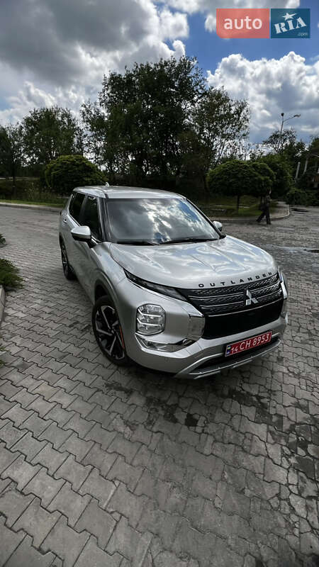 Позашляховик / Кросовер Mitsubishi Outlander 2021 в Дніпрі