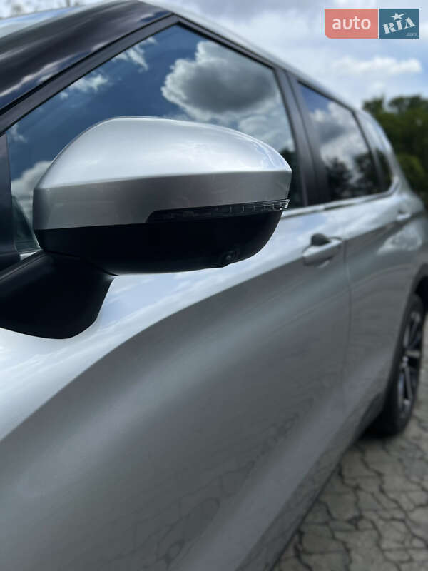 Позашляховик / Кросовер Mitsubishi Outlander 2021 в Дніпрі