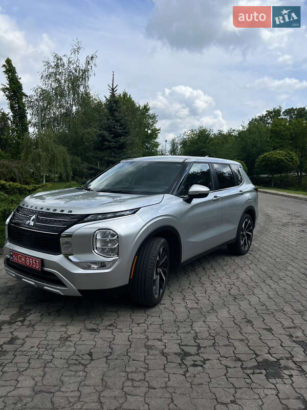 Позашляховик / Кросовер Mitsubishi Outlander 2021 в Дніпрі