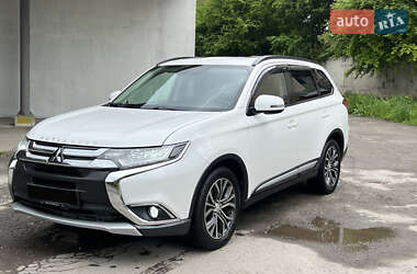 Позашляховик / Кросовер Mitsubishi Outlander 2015 в Хмельницькому