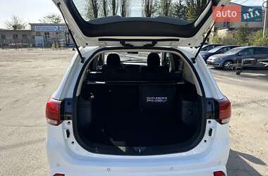 Внедорожник / Кроссовер Mitsubishi Outlander 2020 в 