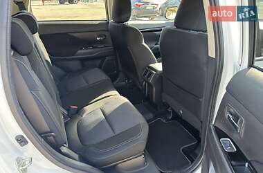Внедорожник / Кроссовер Mitsubishi Outlander 2020 в 