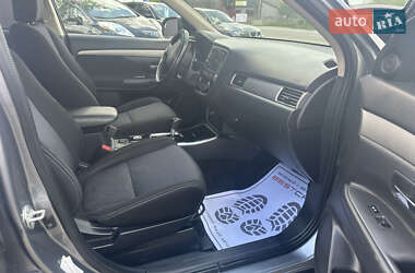 Внедорожник / Кроссовер Mitsubishi Outlander 2018 в 