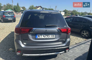 Внедорожник / Кроссовер Mitsubishi Outlander 2018 в 