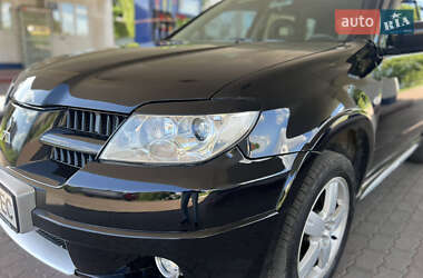 Внедорожник / Кроссовер Mitsubishi Outlander 2006 в 