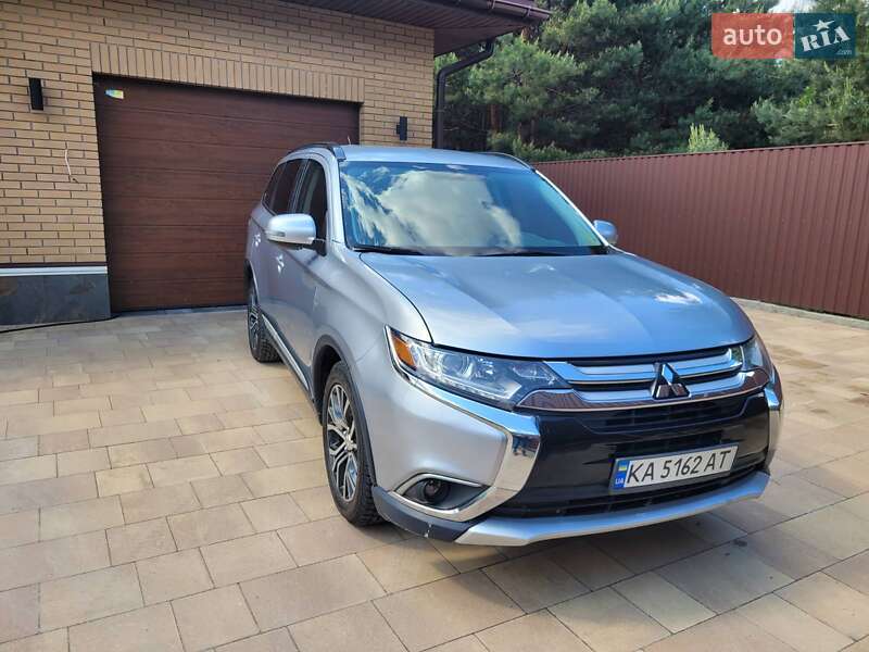 Mitsubishi Outlander 2016