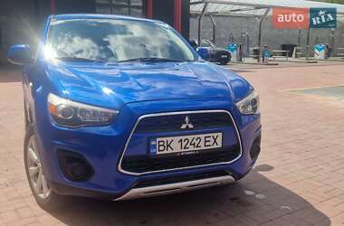 Позашляховик / Кросовер Mitsubishi Outlander 2014 в 
