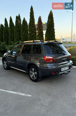 Позашляховик / Кросовер Mitsubishi Outlander 2006 в 