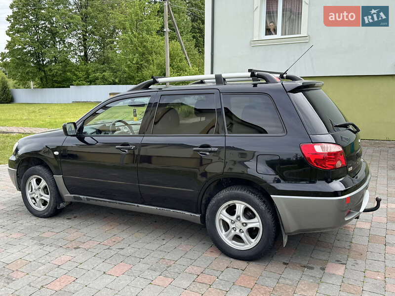 Внедорожник / Кроссовер Mitsubishi Outlander 2006 в Надворной
