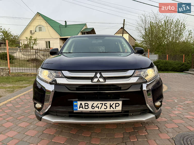 Внедорожник / Кроссовер Mitsubishi Outlander 2017 в Виннице