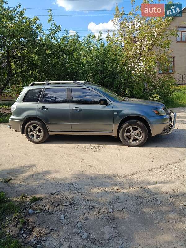 Позашляховик / Кросовер Mitsubishi Outlander 2003 в Харкові