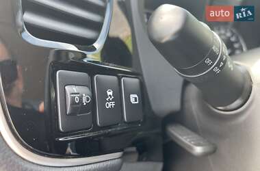Внедорожник / Кроссовер Mitsubishi Outlander 2021 в 