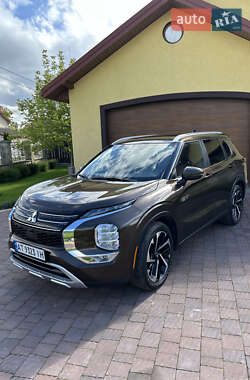 Позашляховик / Кросовер Mitsubishi Outlander 2023 в Івано-Франківську