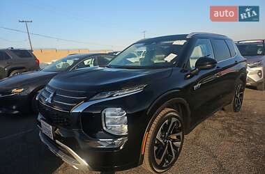 Mitsubishi Outlander 2023