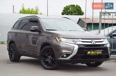 Позашляховик / Кросовер Mitsubishi Outlander 2017 в Києві
