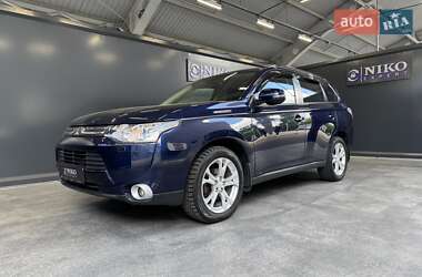 Внедорожник / Кроссовер Mitsubishi Outlander 2014 в Киеве