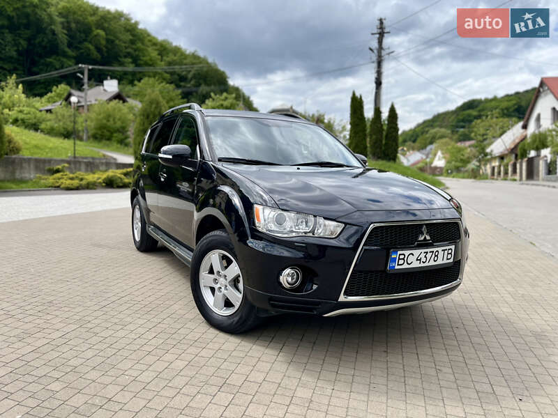 Внедорожник / Кроссовер Mitsubishi Outlander 2011 в 