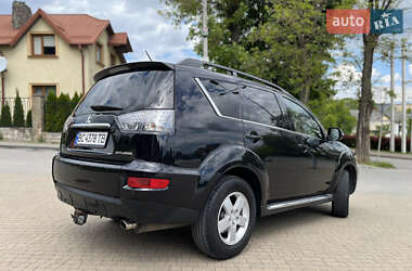 Внедорожник / Кроссовер Mitsubishi Outlander 2011 в 